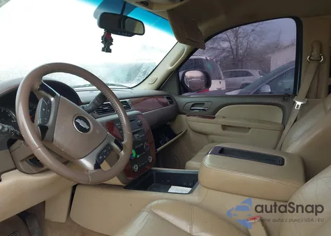 2011 Chevrolet Tahoe Lt z USA, uszkodzony, nr VIN 1GNSCBE04BR200017